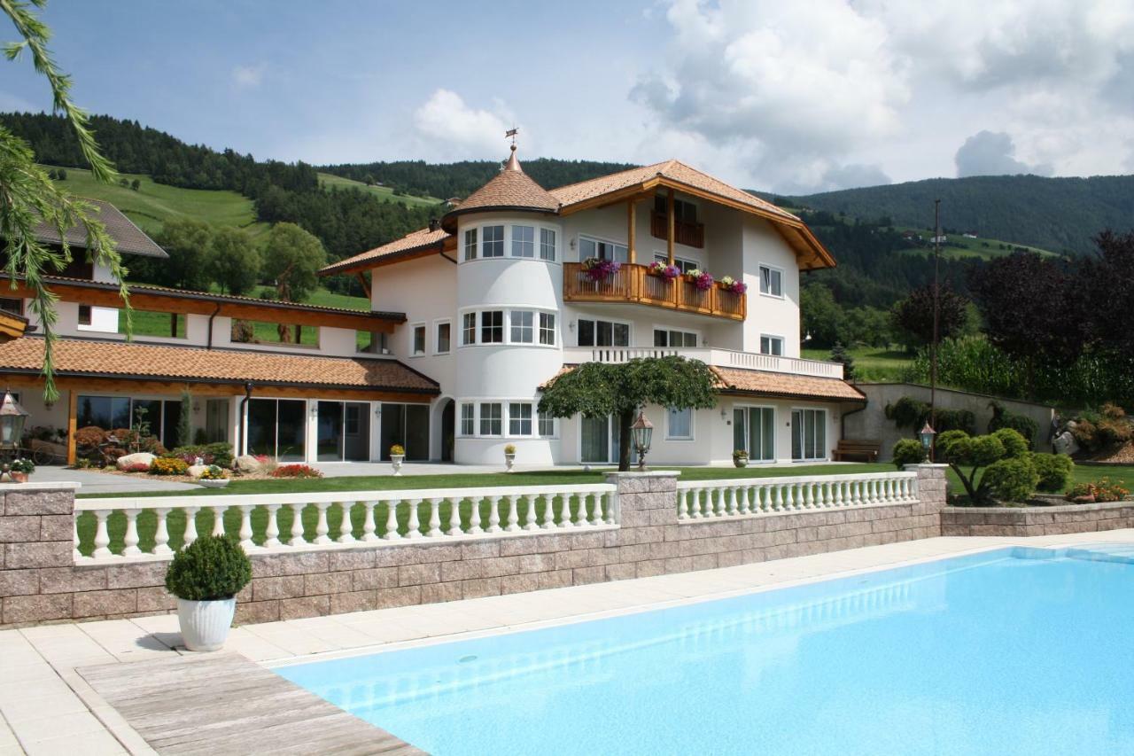 Hotel Nussbaumerhof *** Rodengo Bagian luar foto